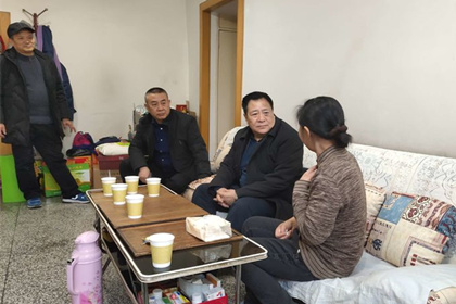 【“四進(jìn)萬家系列活動”】集團(tuán)開展“進(jìn)萬家門、訪萬家情、解萬家難、暖萬家心”活動